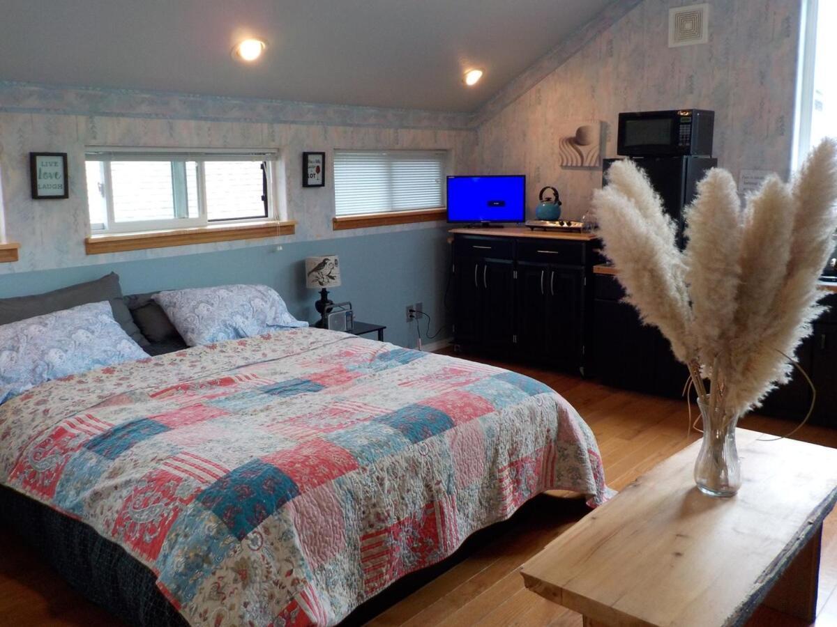 Oceanfront Studio/Loft: Alpacas, Oysters & Kayaks Shelton Kültér fotó